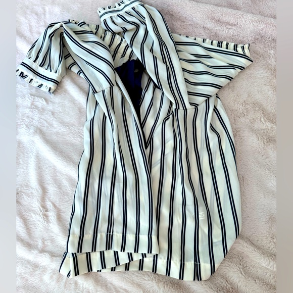 J. Crew Mercantile Off-The-Shoulder Bow Blouse SZ M Striped Navy & Cream - Picture 10 of 15